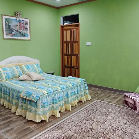Jazepuri - Jaze 1 Apartment Кучинг Екстериор снимка